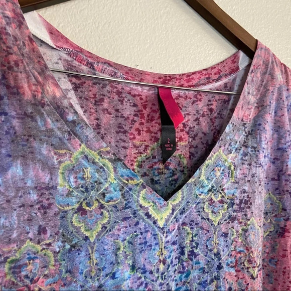 Distress Multicolor Top Variegated V-Neck Casual Plus Top Size 2 (18/20) - Picture 6 of 11
